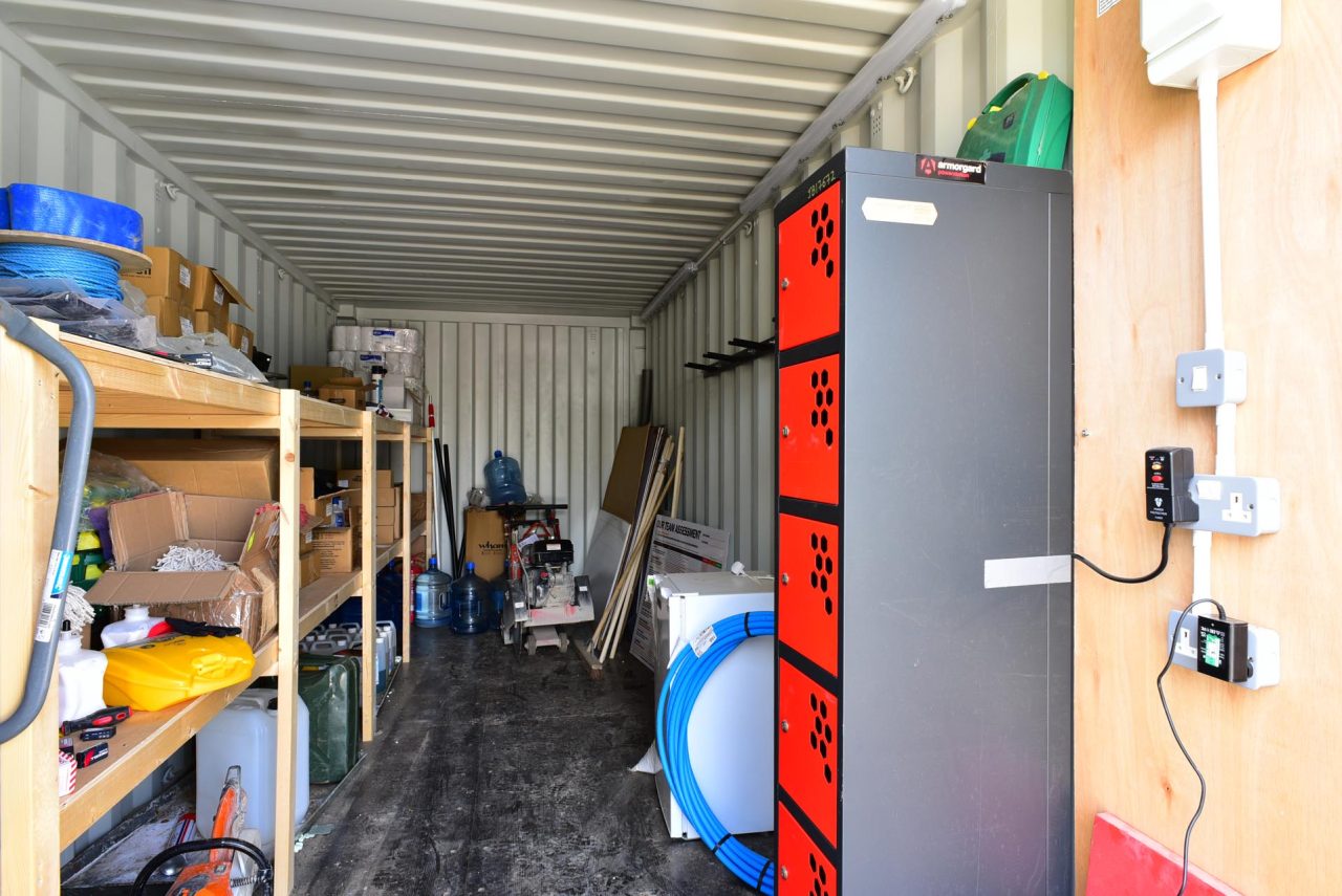 Storage containers and shipping containers