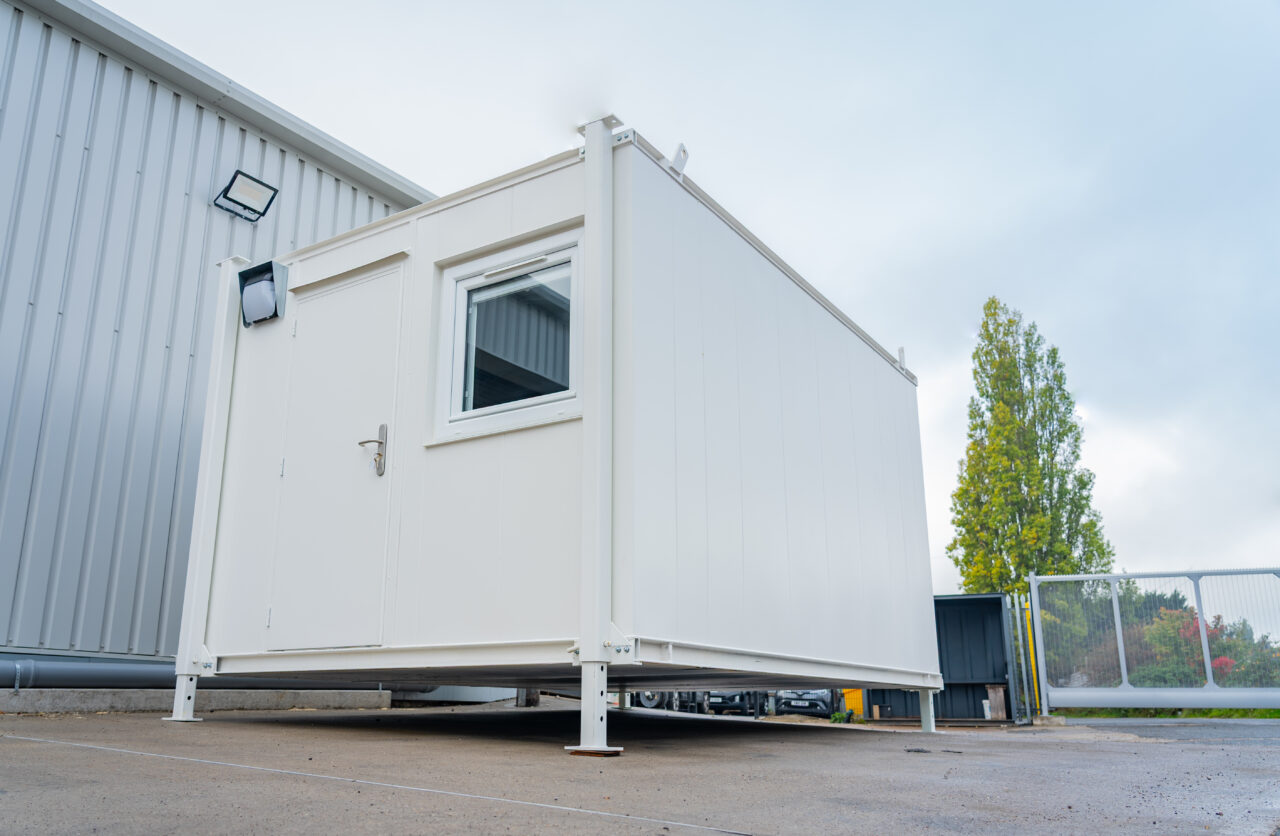 Low side and front view of Wernick AVDanzer sleeper accommodation